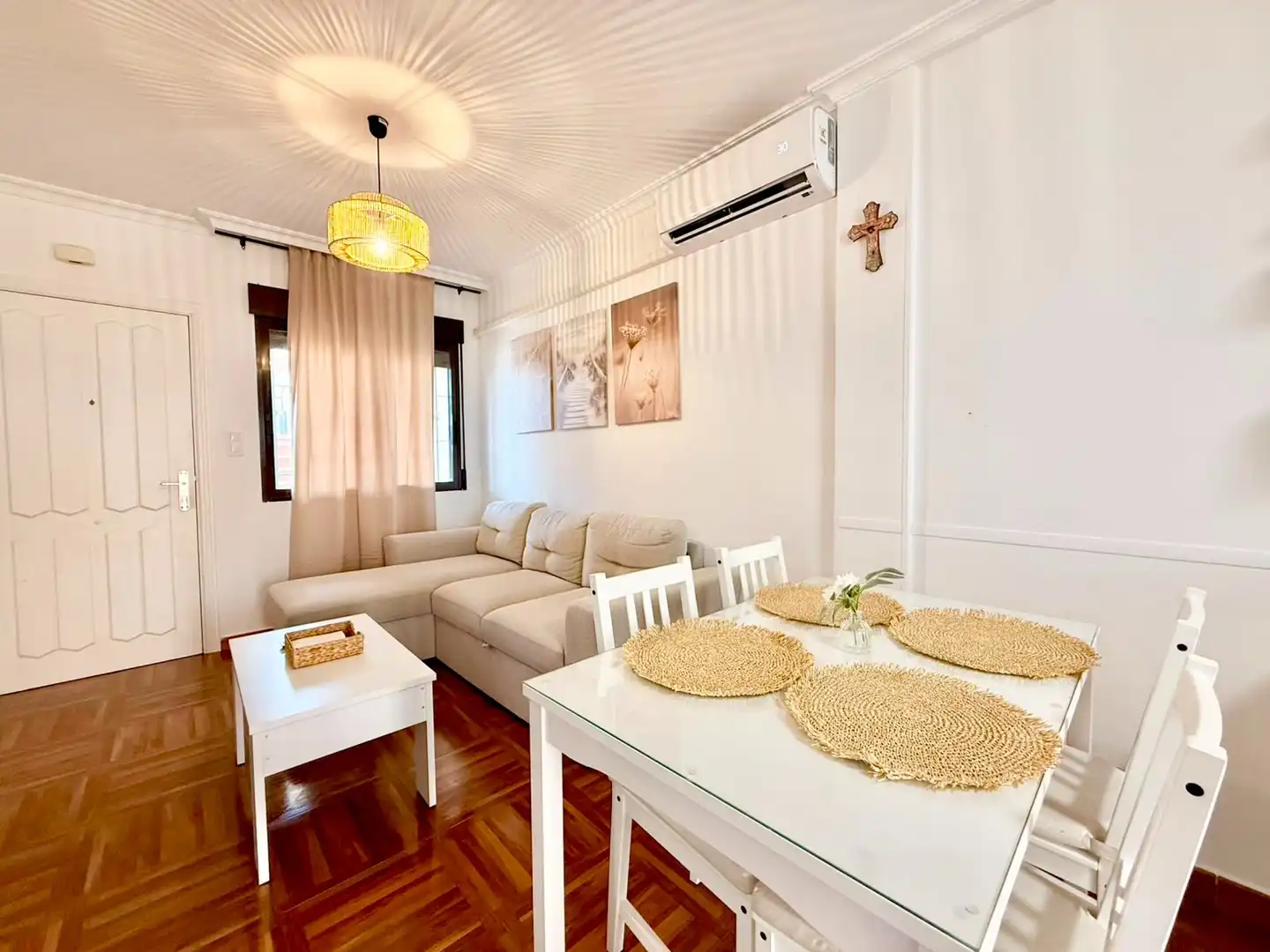 Sala de estar de Casa o chalet de alquiler en Torrevieja con Aire acondicionado, Amueblado y Horno
