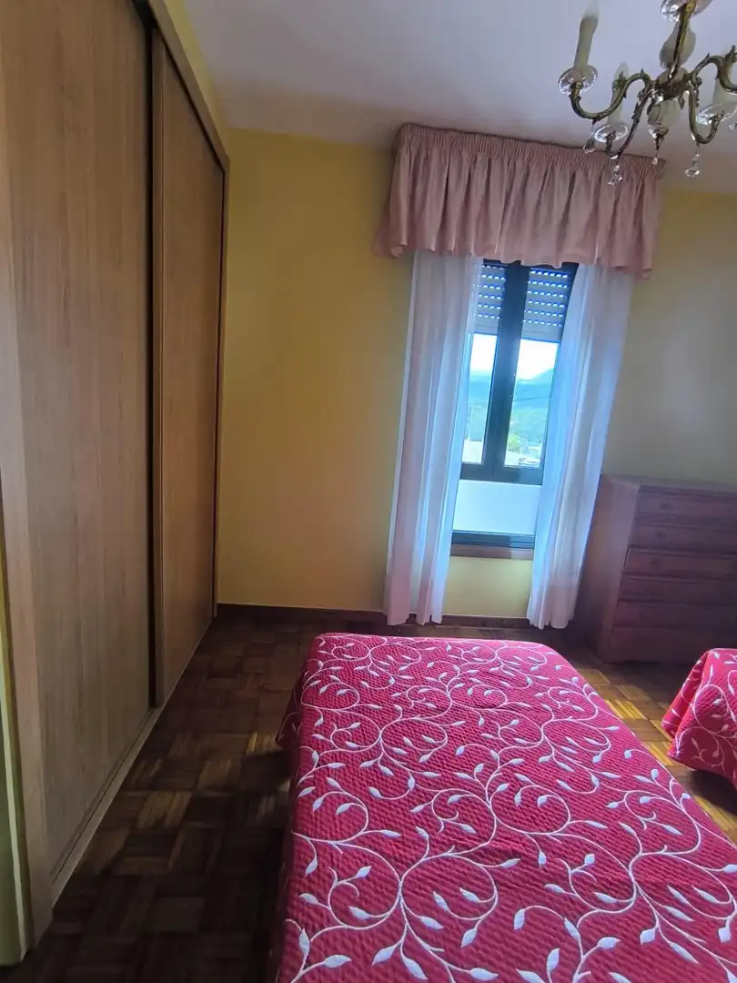 Dormitori de Casa o xalet en venda en Gondomar amb Calefacció i Balcó