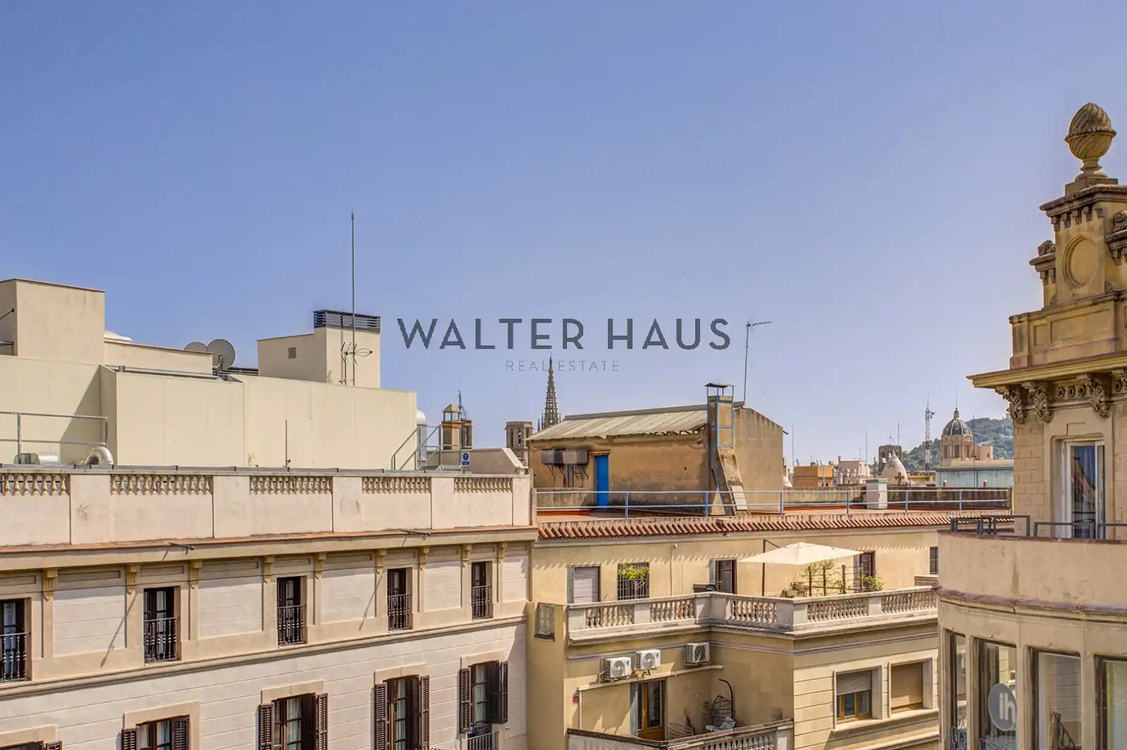Exterior view of Flat for sale in Barcelona  with Air Conditioner, Terrace and Balcony