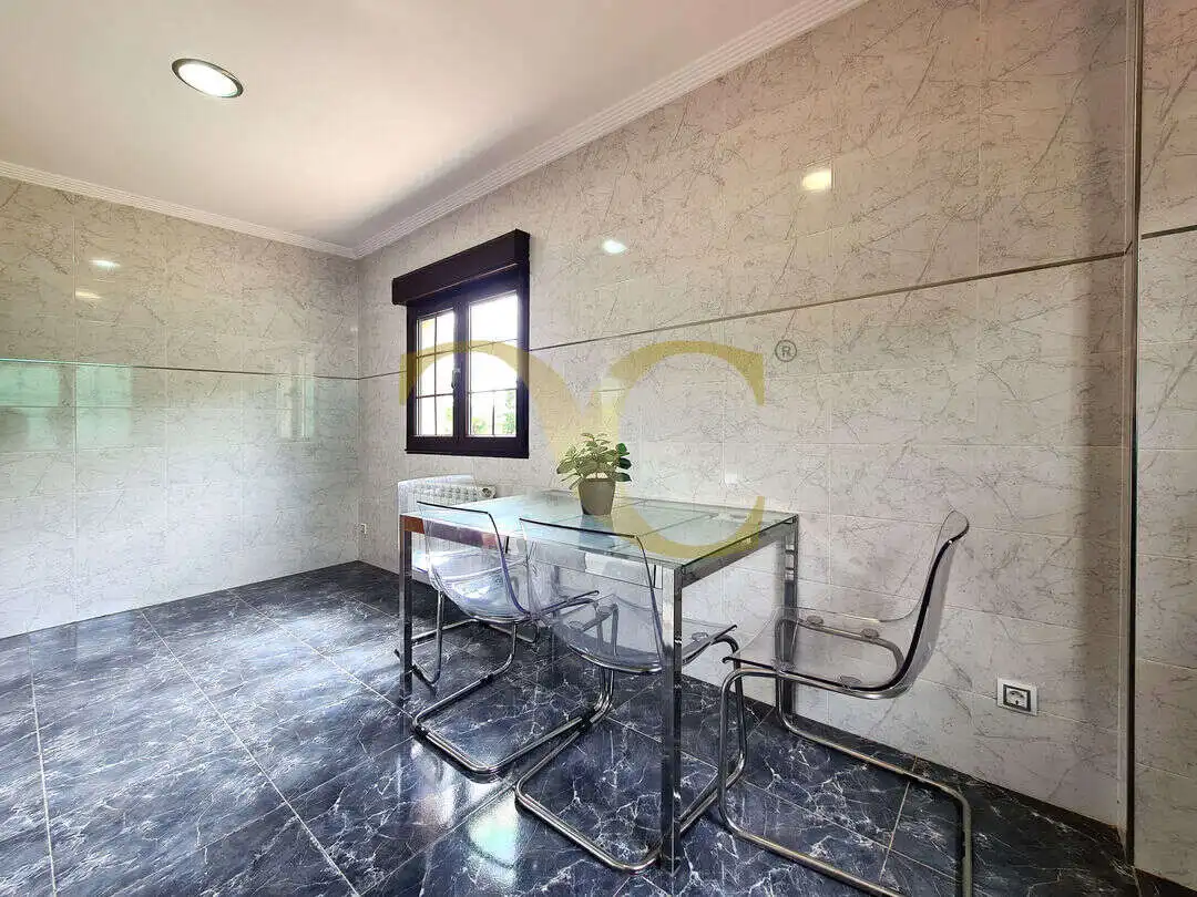 Comedor de Casa o chalet en venta en Gijón  con Calefacción, Jardín privado y Balcón