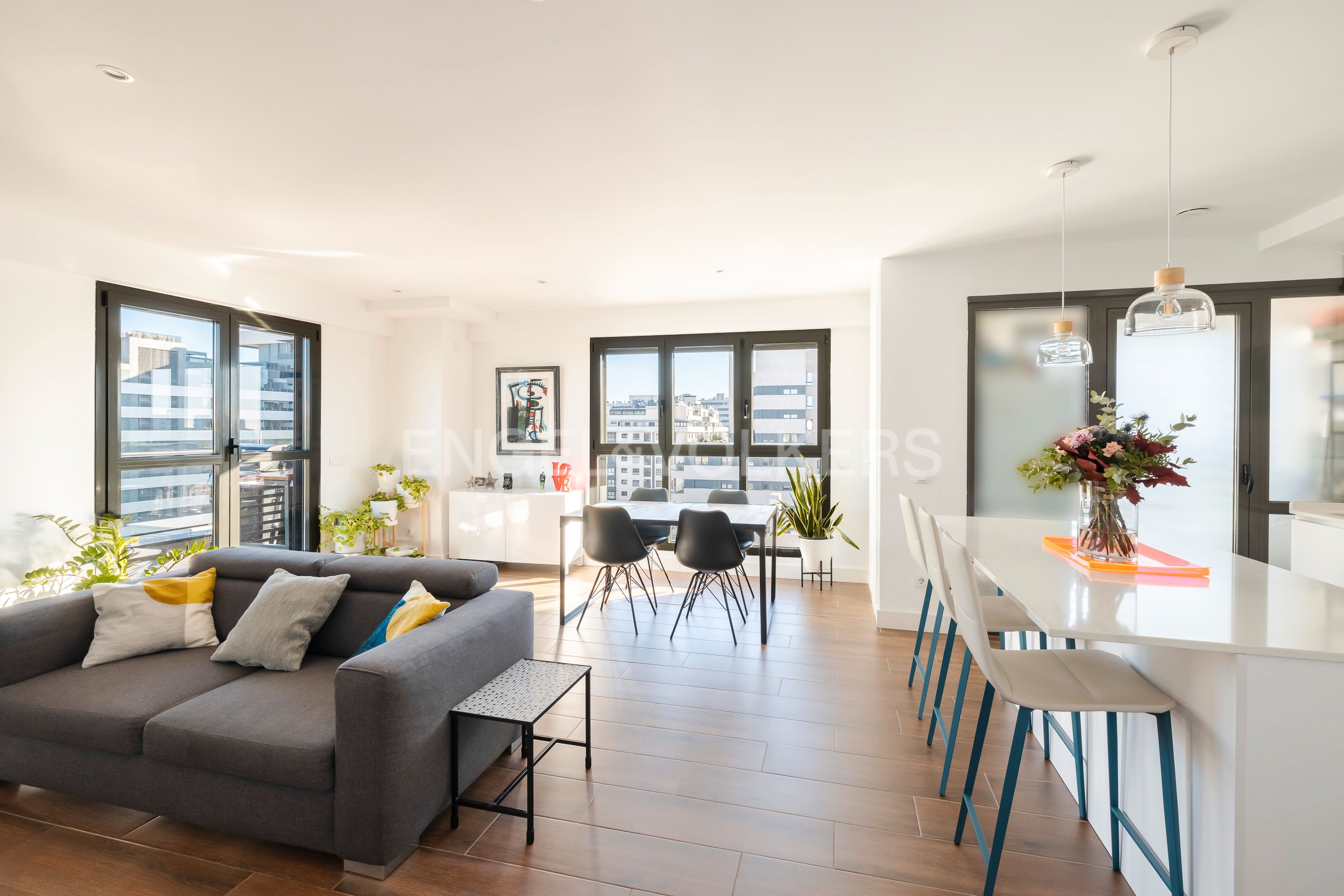 Living room of Apartment for sale in  Madrid Capital  with Air Conditioner, Heating and Terrace