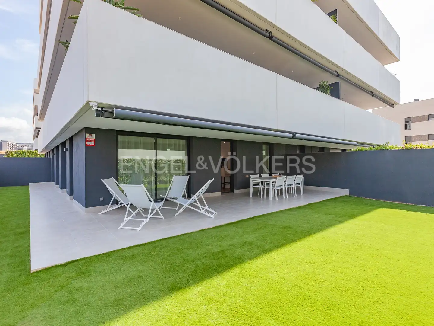 Terrasse von Wohnungen zur Miete in Sitges mit Klimaanlage, Heizung und Privatgarten