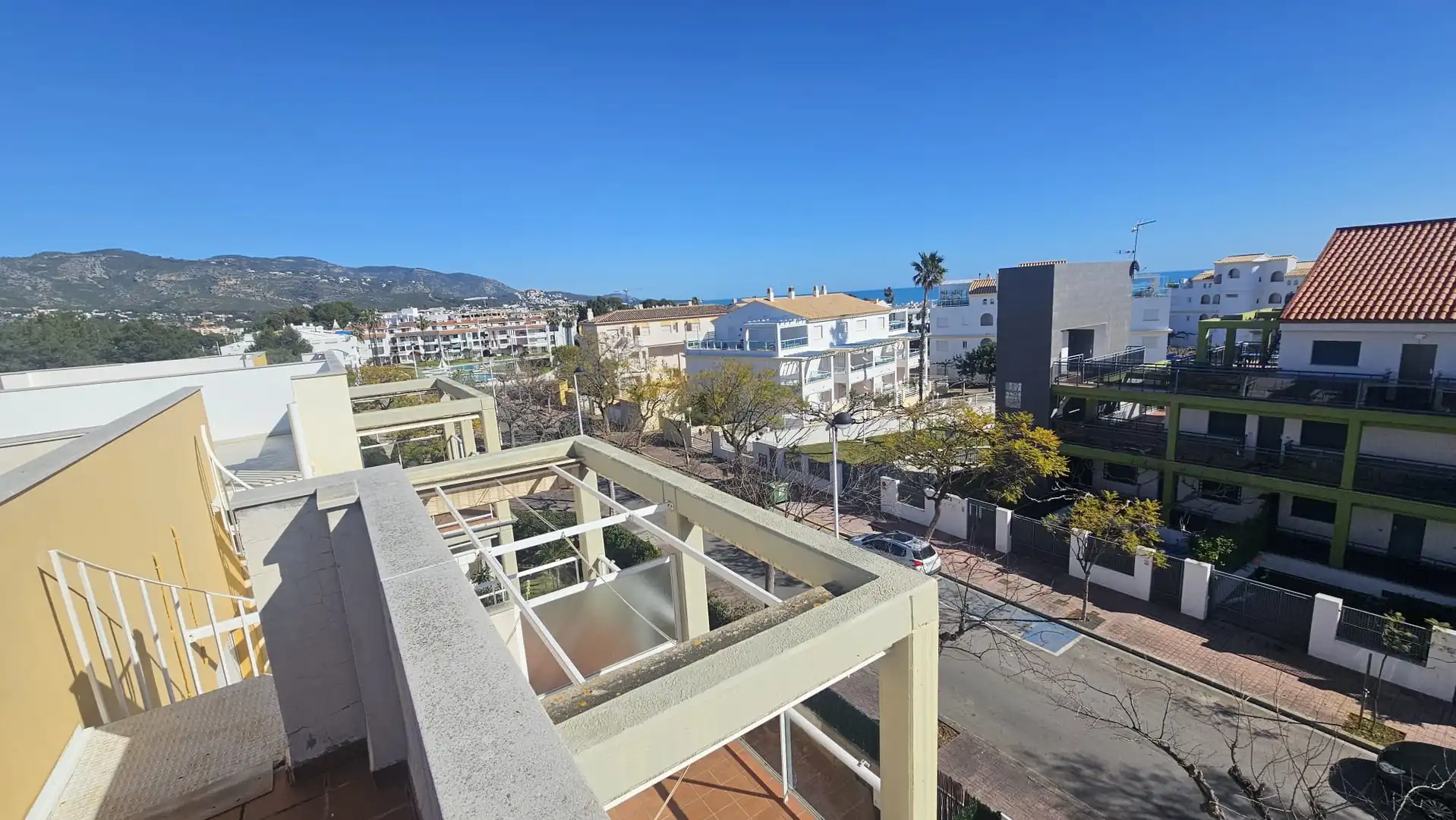 Vista exterior de Ático en venta en Alcalà de Xivert con Aire acondicionado, Calefacción y Jardín privado