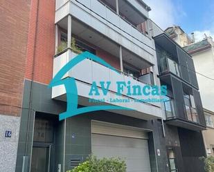 Exterior view of Duplex for sale in Cornellà de Llobregat  with Air Conditioner and Terrace