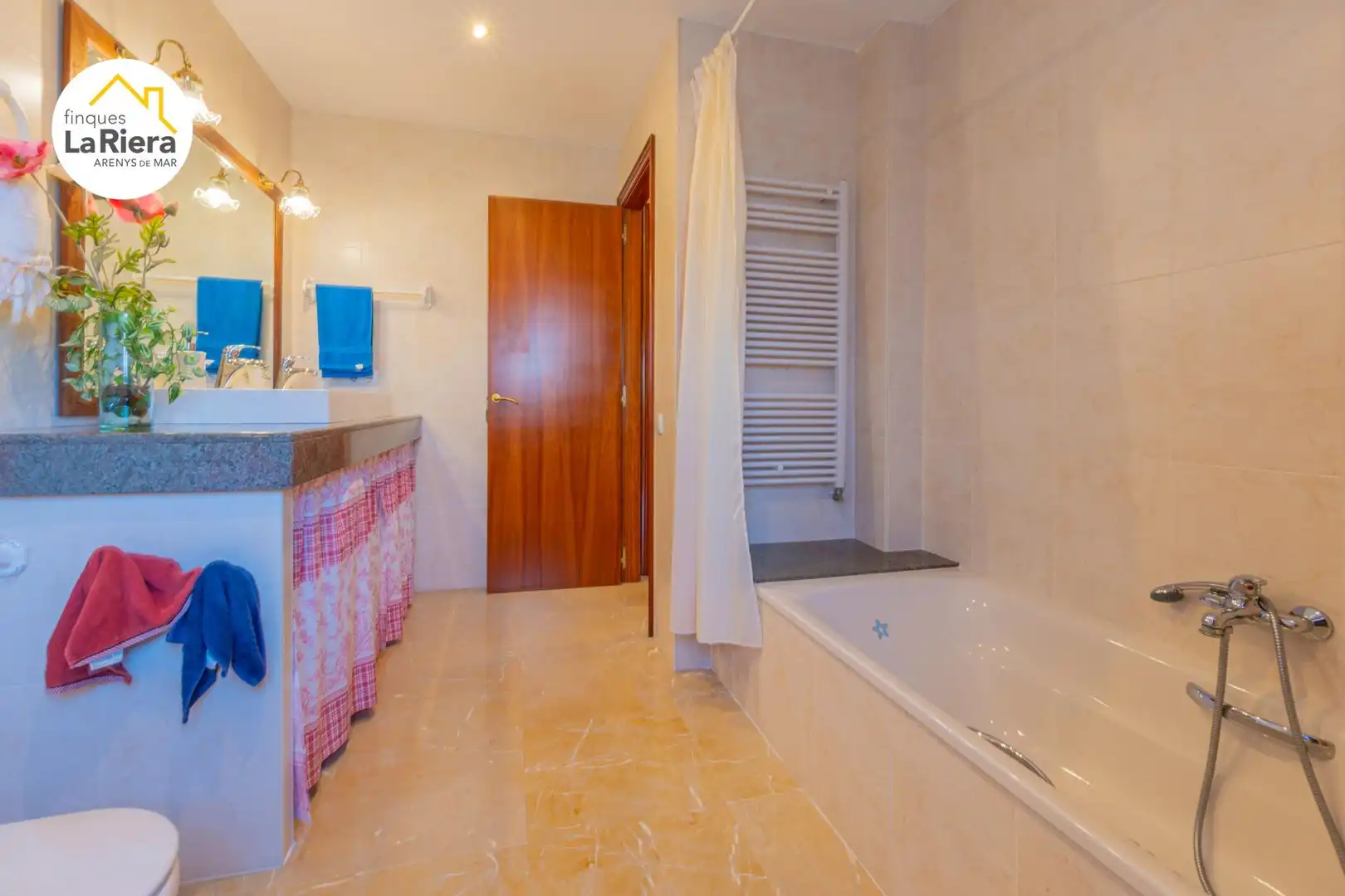Bathroom of Houses for sale in Arenys de Munt