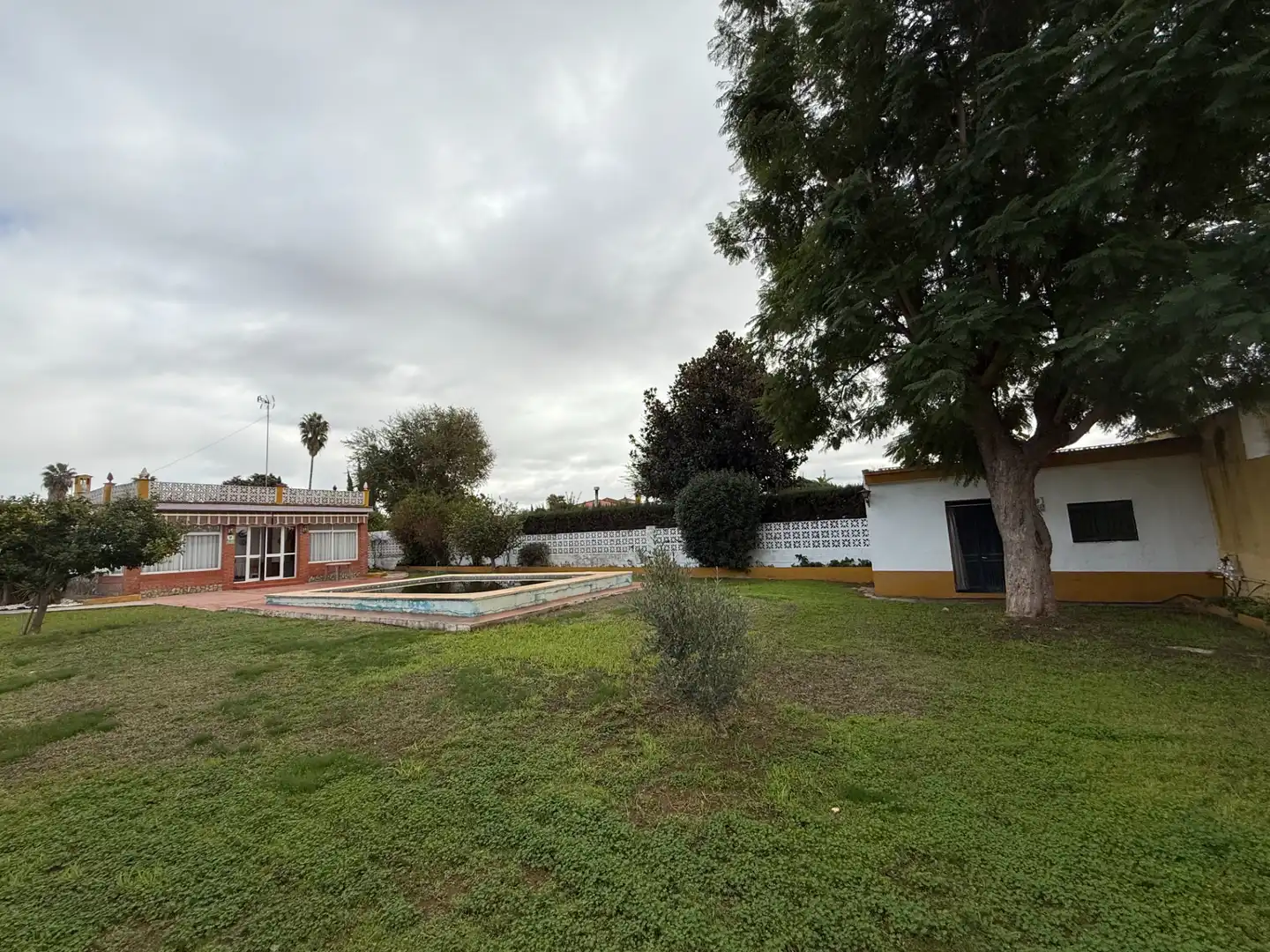 Jardí de Casa o xalet en venda en Alcalá de Guadaira amb Aire condicionat, Calefacció i Jardí privat