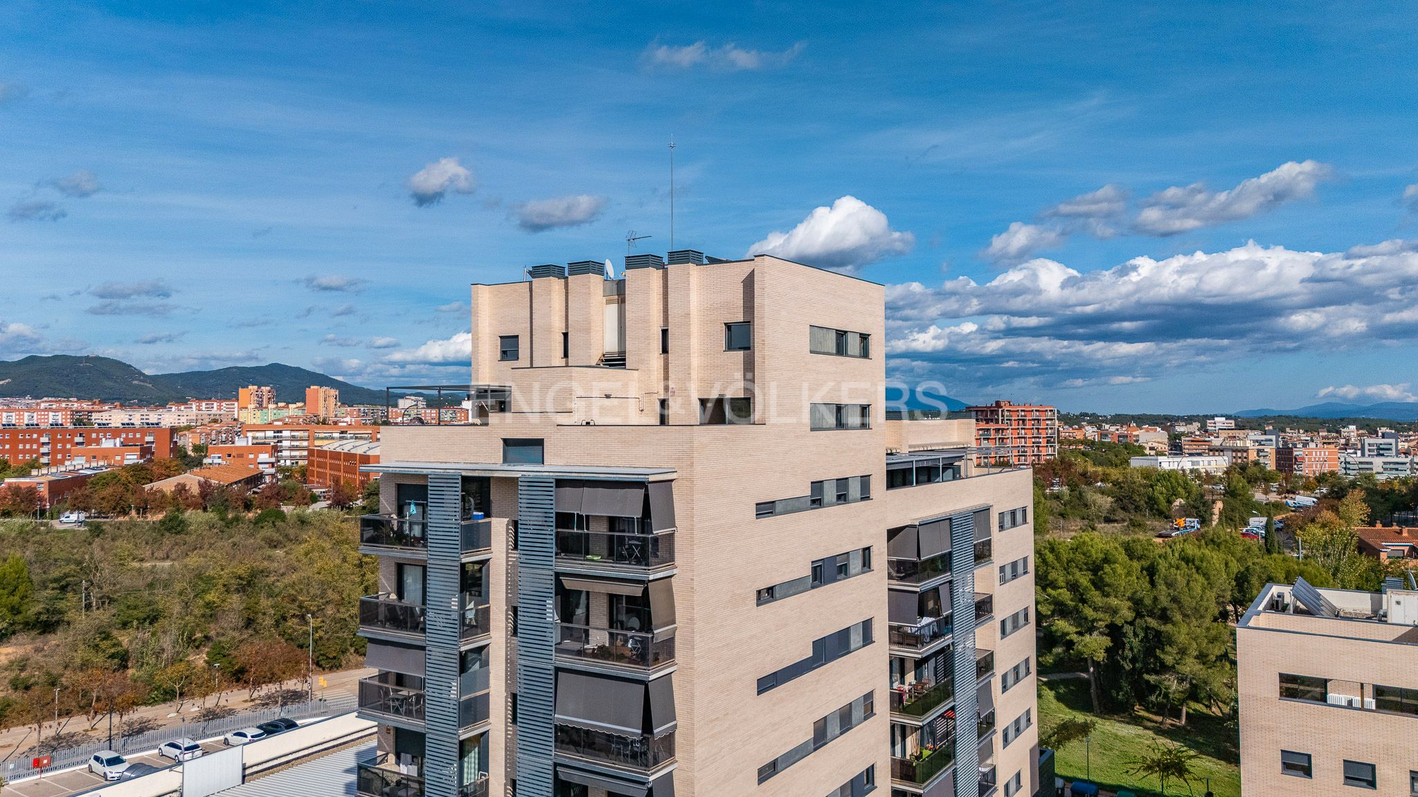 Vista exterior de Àtic en venda en Sabadell amb Aire condicionat, Calefacció i Parquet