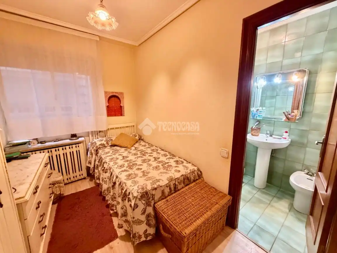 Schlafzimmer von Wohnung zum Verkauf in Santander