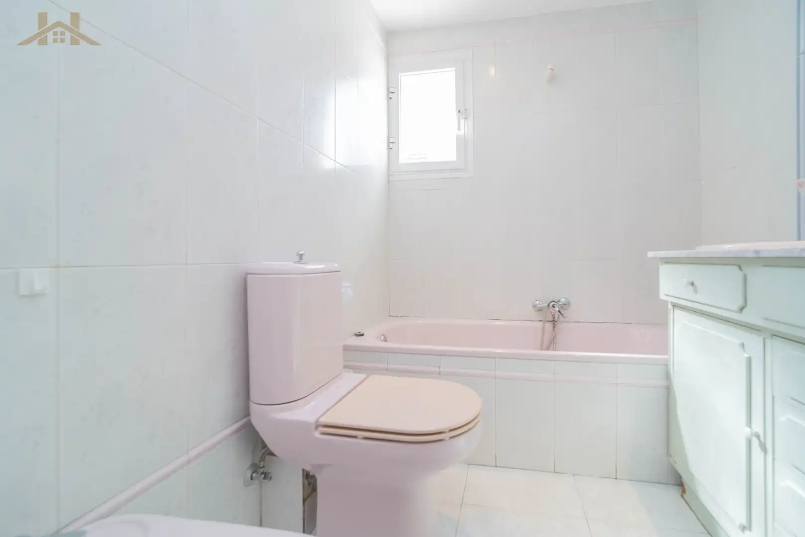 Bathroom of Houses for sale in Leganés  with Private garden, Terrace and Storage room