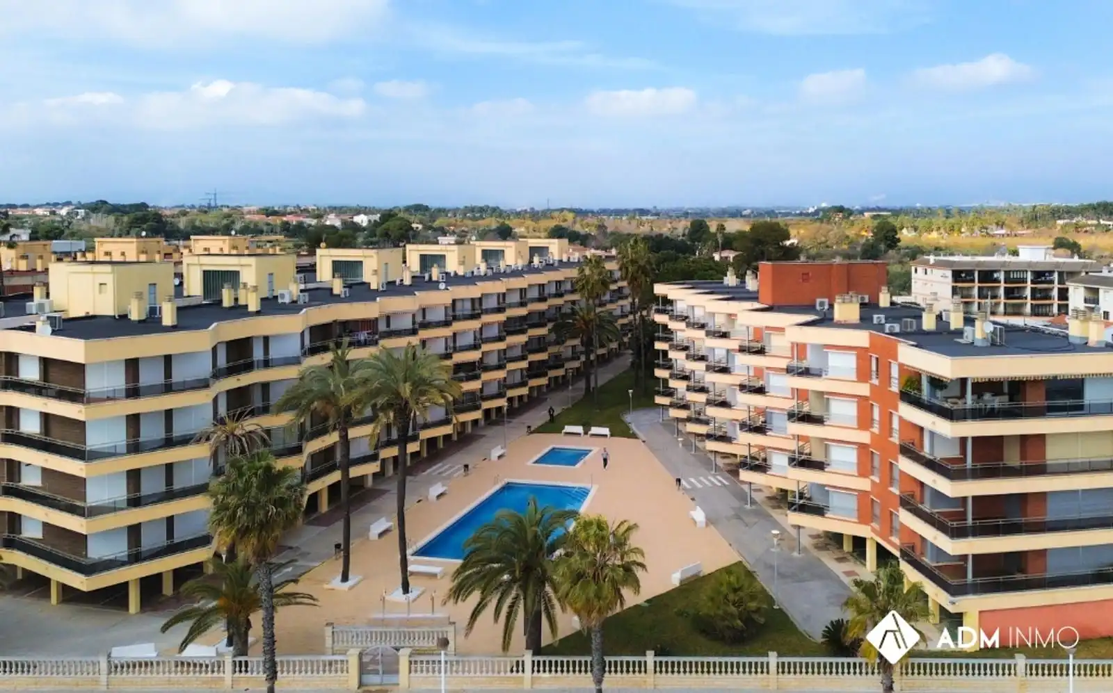Vista exterior de Pis en venda en Cambrils amb Aire condicionat, Calefacció i Terrassa