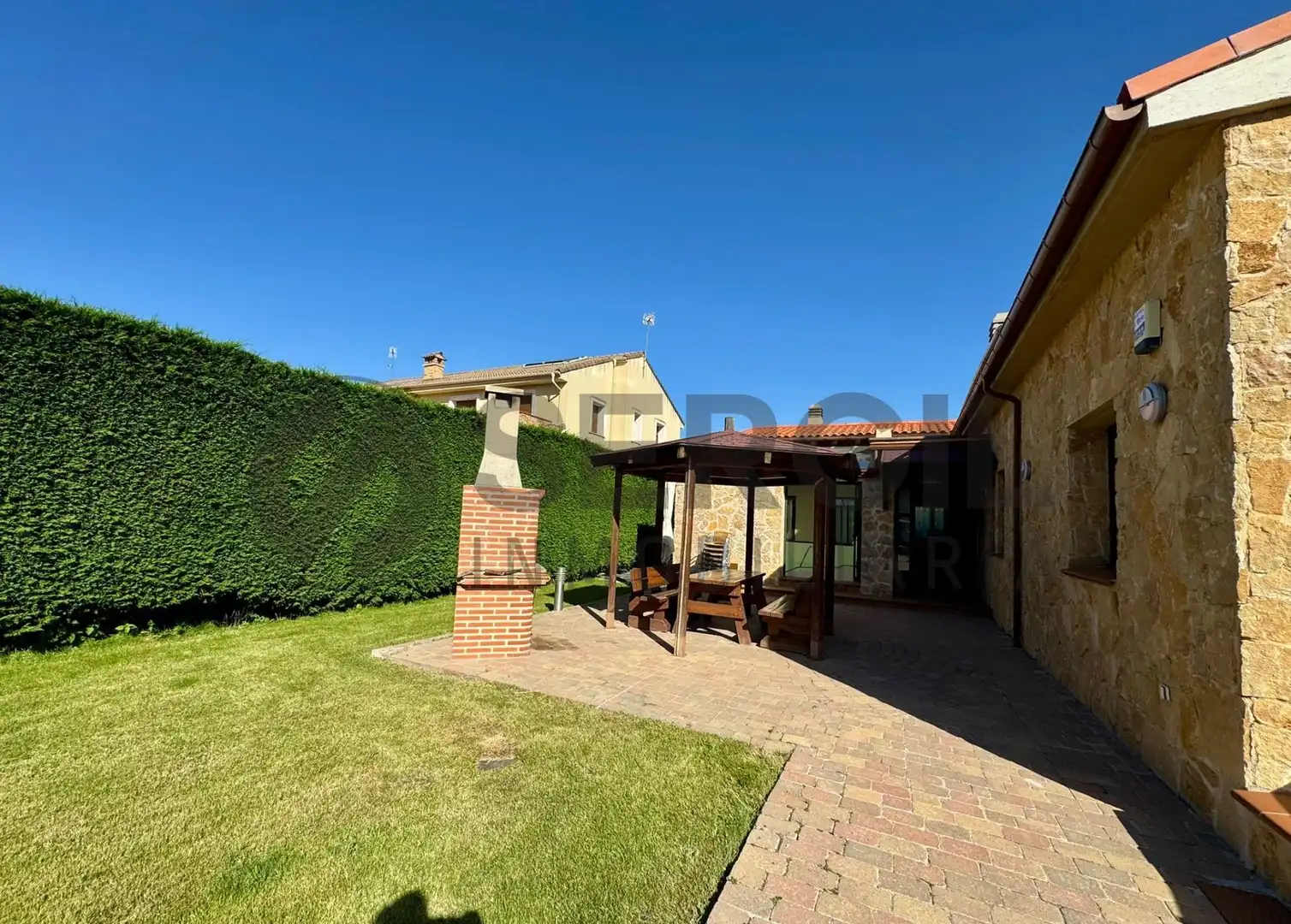 Terrassa de Casa o xalet en venda en Palazuelos de Eresma amb Calefacció, Jardí privat i Traster
