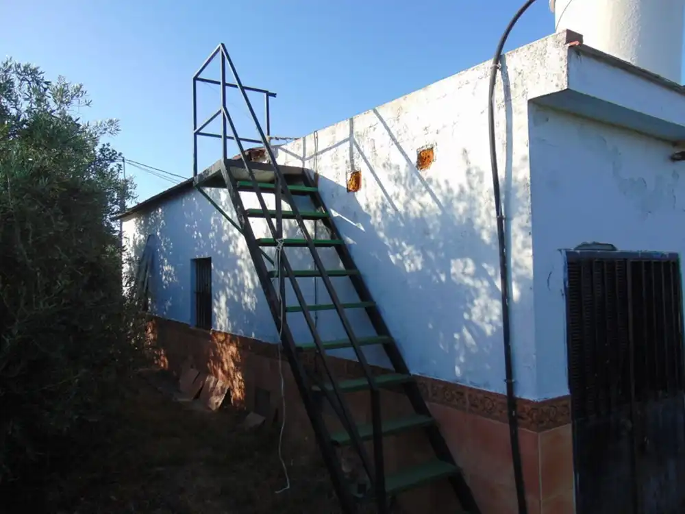 Vista exterior de Finca rústica en venta en Lora del Río con Aire acondicionado, Calefacción y Terraza