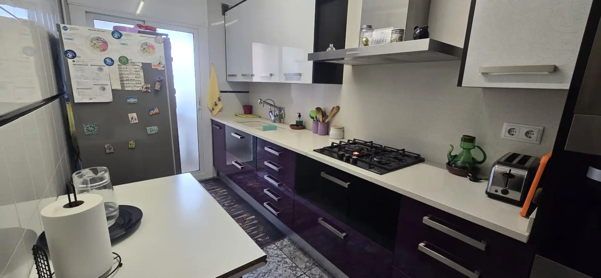 Cuina de Pis en venda en Manlleu amb Calefacció, Traster i Moblat