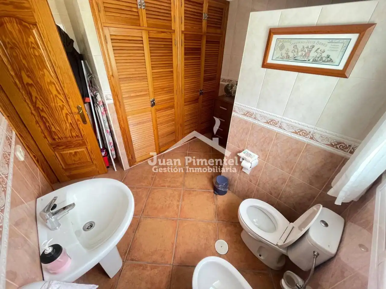 Bany de Finca rústica en venda en Estepona amb Aire condicionat, Jardí privat i Terrassa