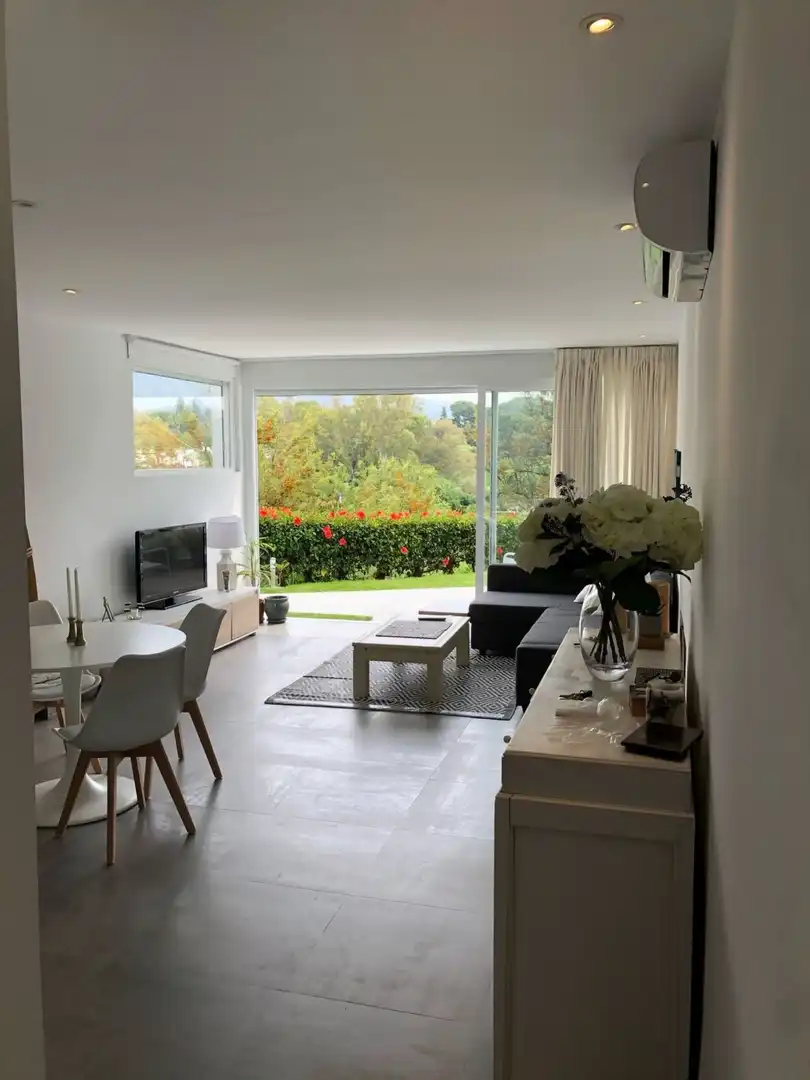 Wohnzimmer von Wohnungen zur Miete in Marbella mit Klimaanlage, Schwimmbad und Möbliert