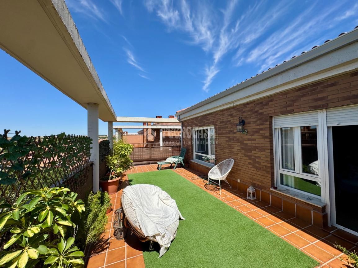 Exterior view of Attic for sale in Azuqueca de Henares  with Heating and Terrace