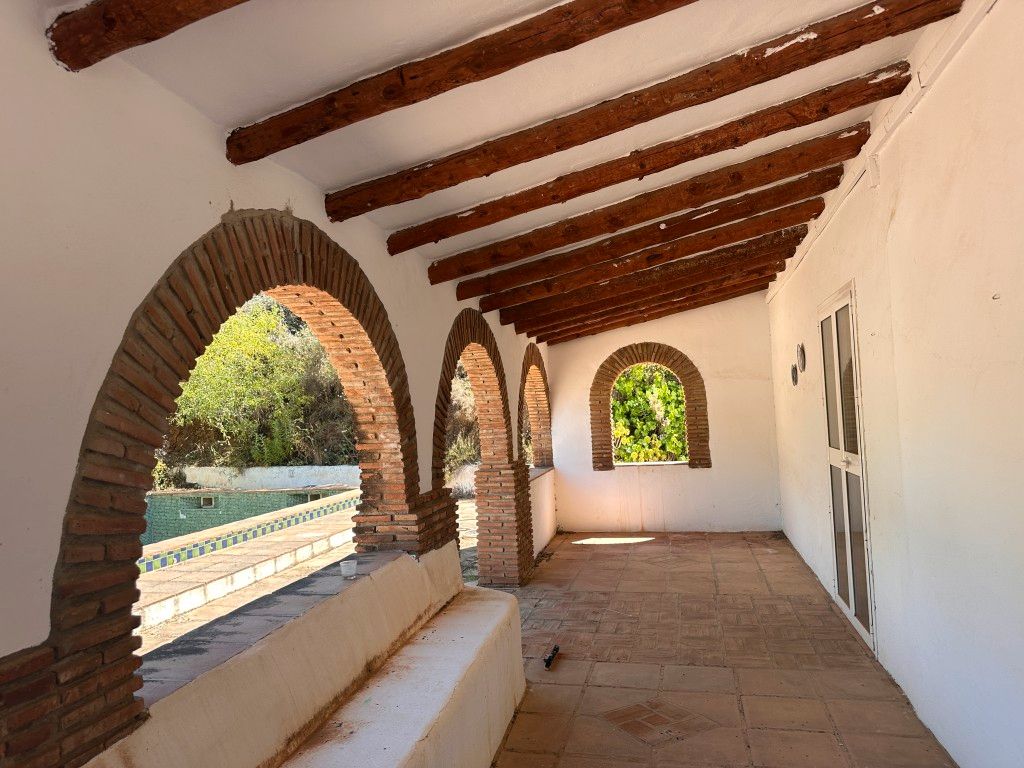 Country house for sale in Colmenar  with Private garden, Terrace and Swimming Pool