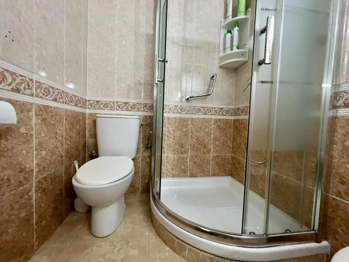Badezimmer von Wohnung zur untervermieten in Córdoba mit Klimaanlage, Heizung und Terrasse
