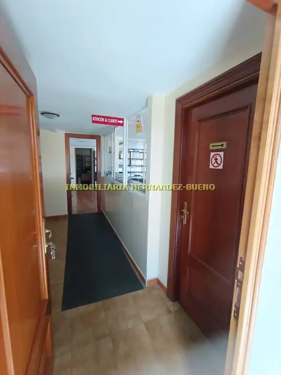 Büro zur Miete in Salamanca mit Klimaanlage, Heizung und Möbliert