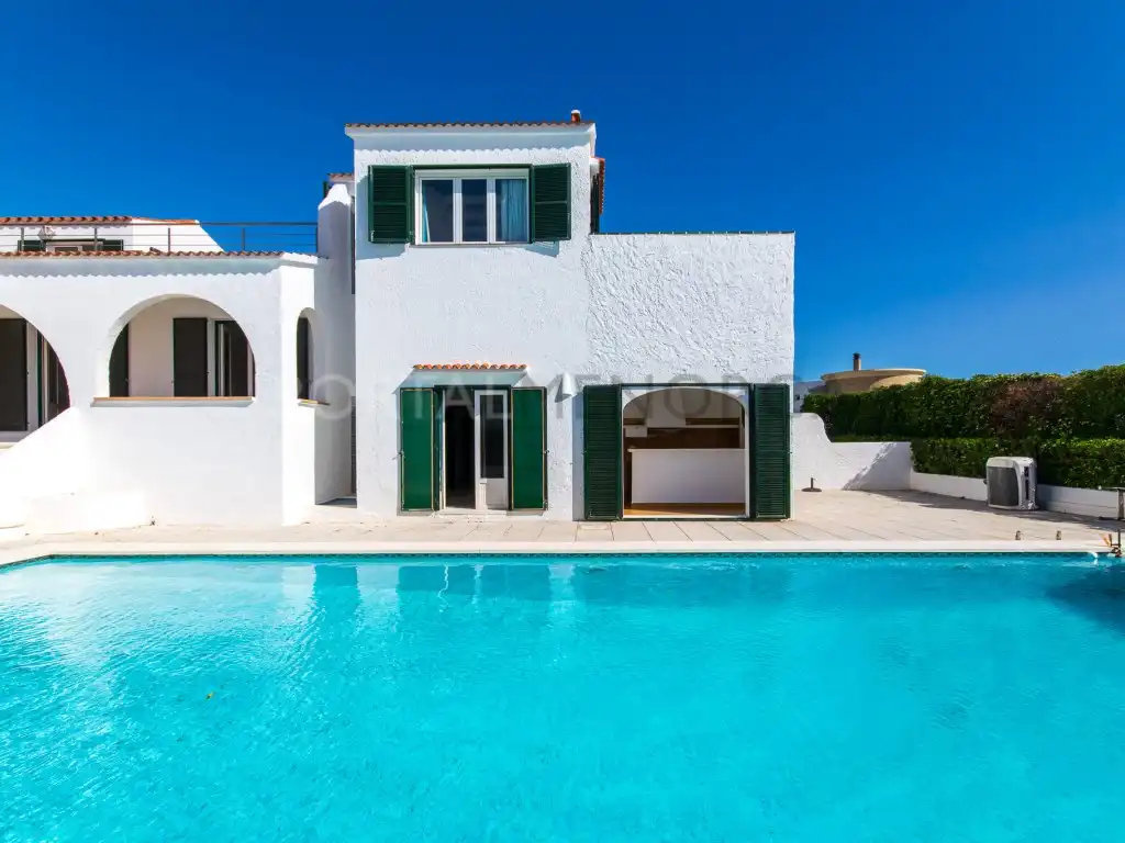 Vista exterior de Casa o xalet en venda en Sant Lluís amb Terrassa i Piscina