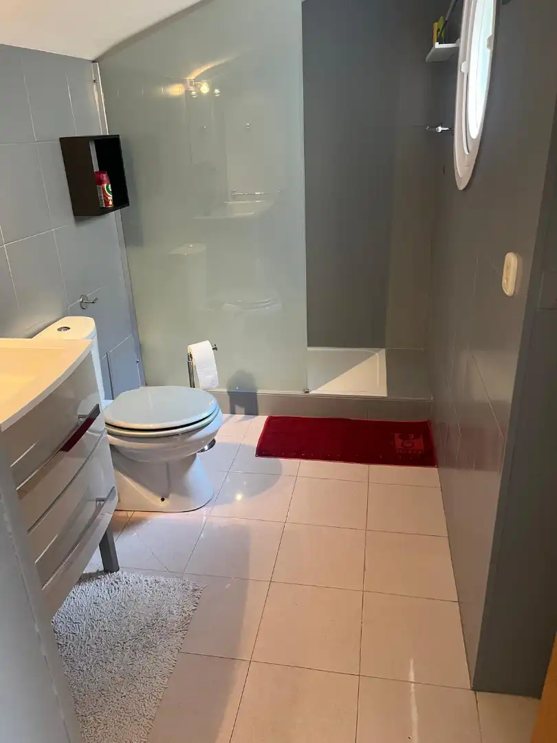 Baño de Dúplex en venta en Palamós con Amueblado, Horno y Microondas