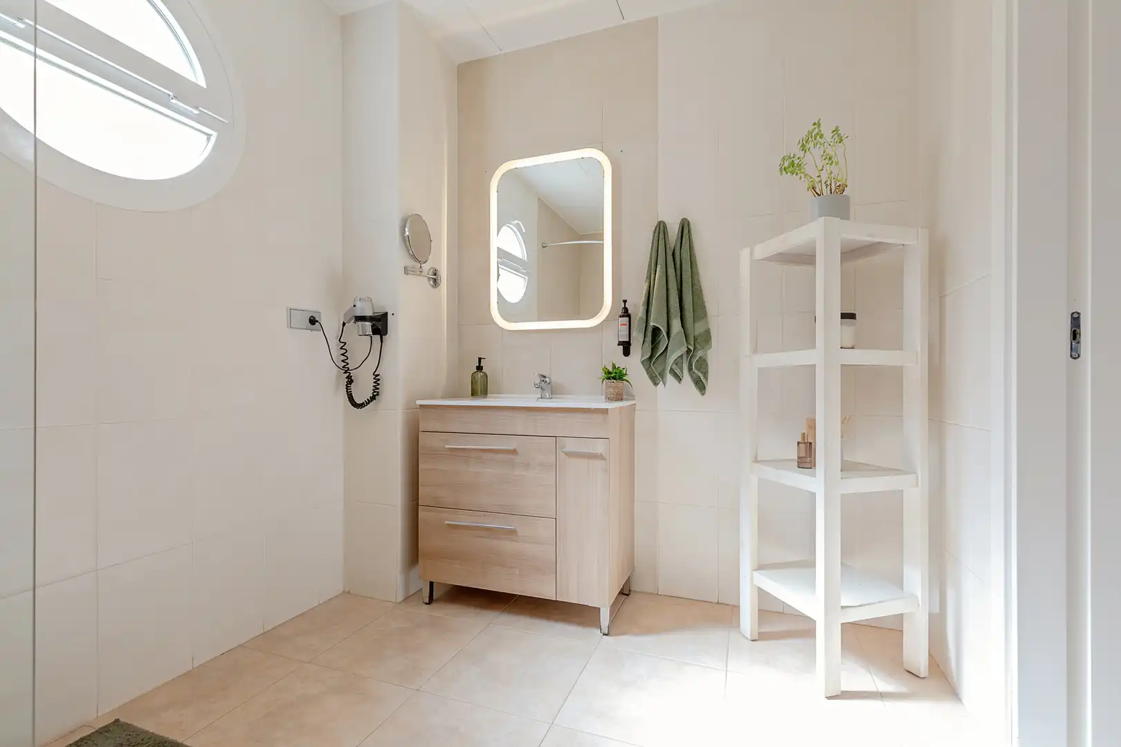 Bathroom of Apartments for rent in Islantilla  with Air Conditioner, Heating and Terrace