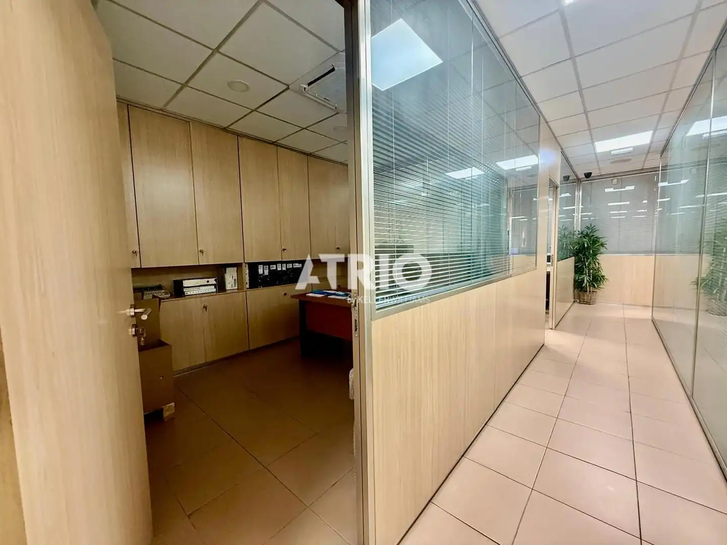 Local comercial en venda a Llevant, imagen 22