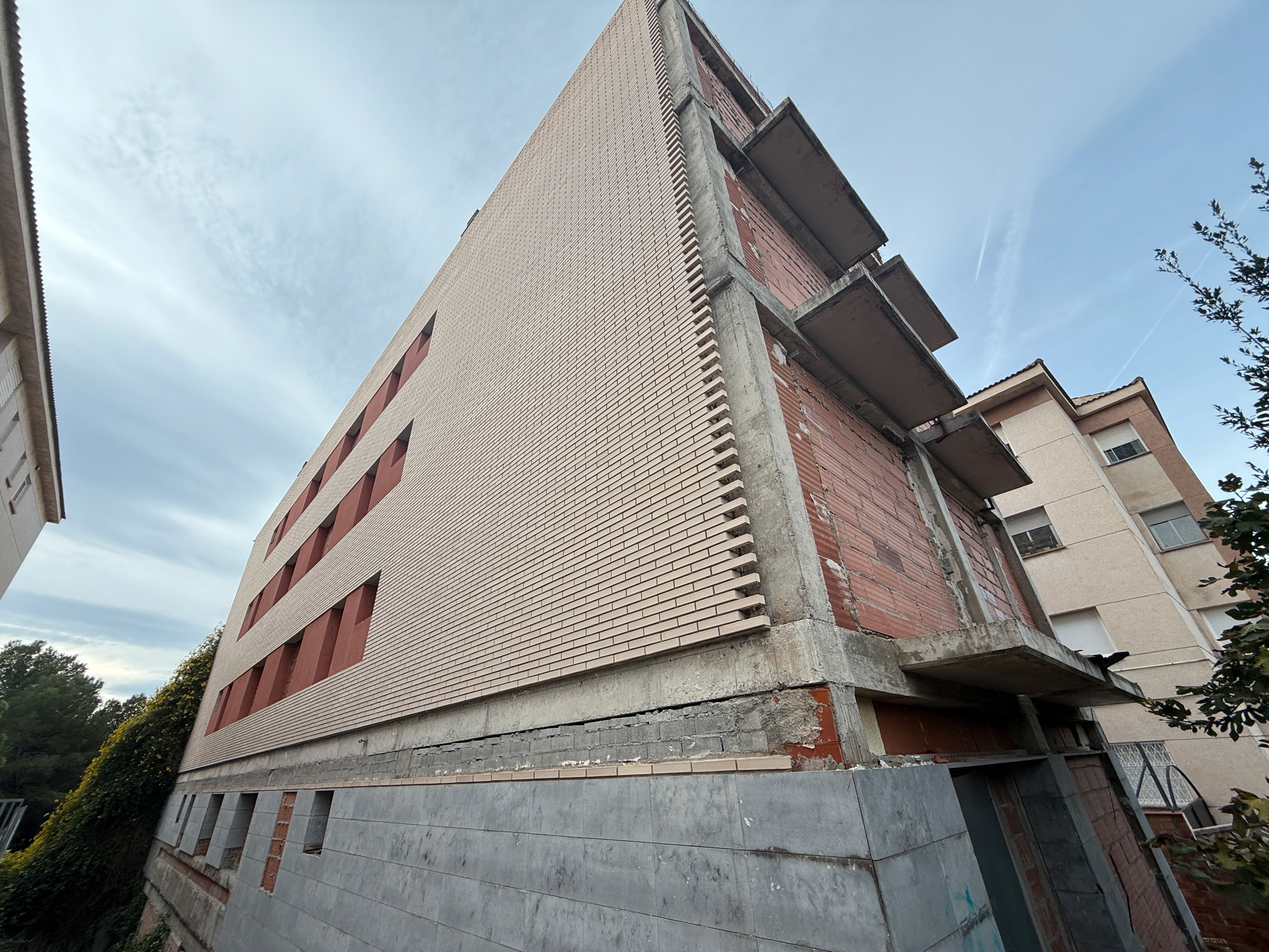 Exterior view of Building for sale in El Vendrell