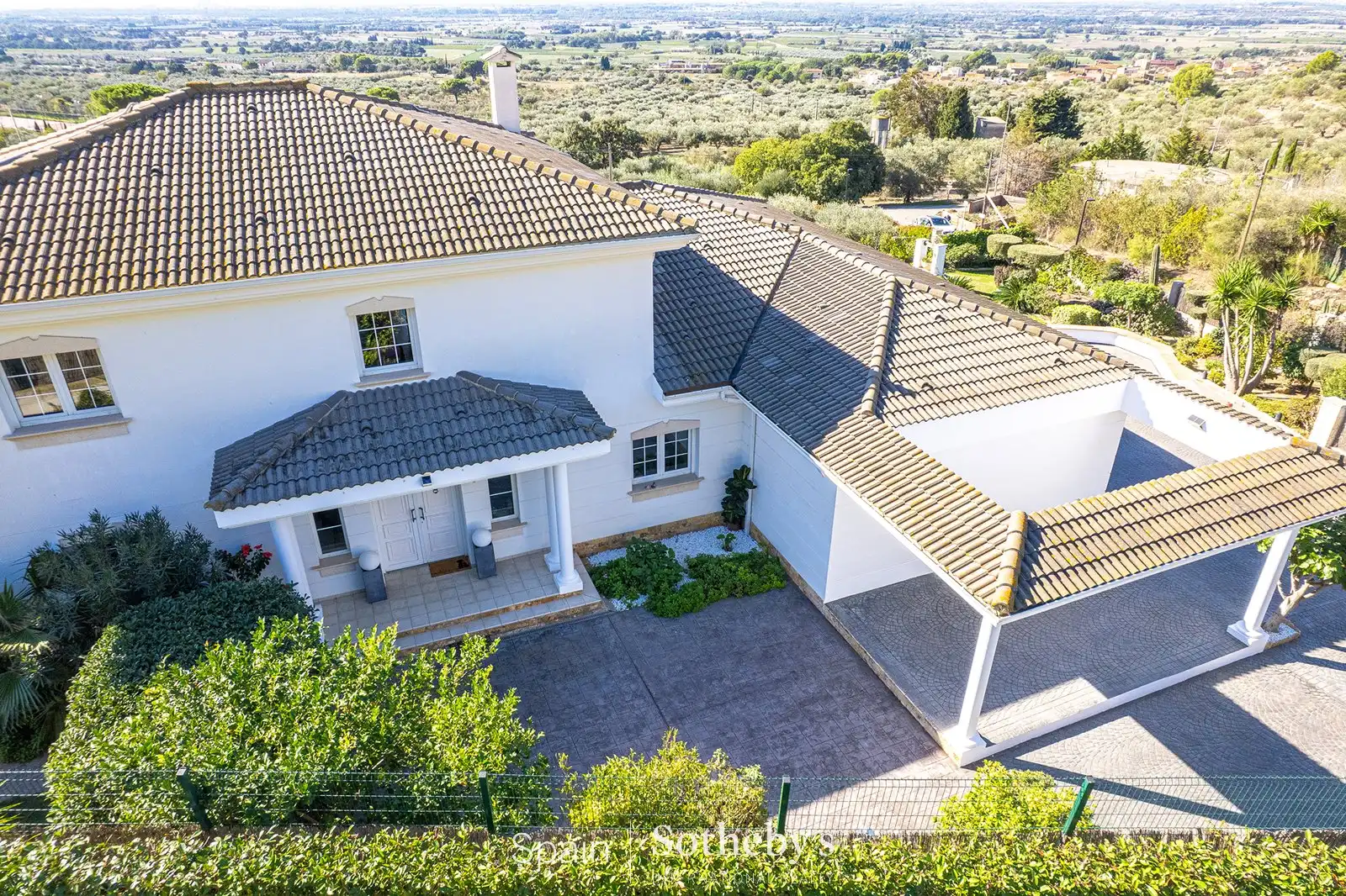 Vista exterior de Casa o xalet en venda en Pau amb Aire condicionat, Calefacció i Jardí privat