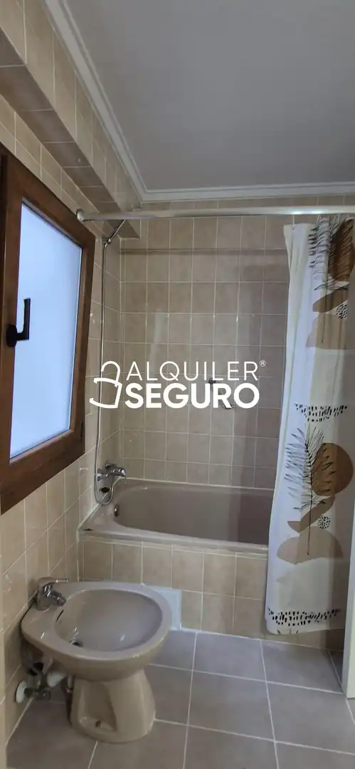 Bathroom of Flat for rent in Fozaneldi - Tenderina - Ventanielles