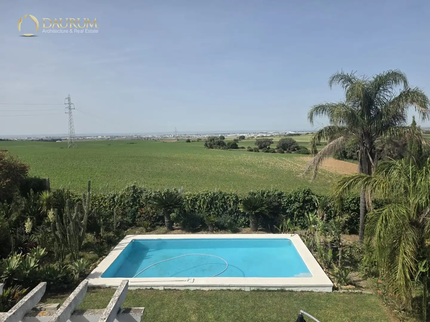 Piscina de Casa o xalet en venda en Alcalá de Guadaira amb Aire condicionat, Terrassa i Traster