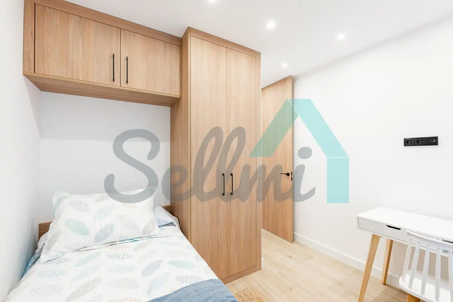 Flat for rent in Calle Real Oviedo, Masip