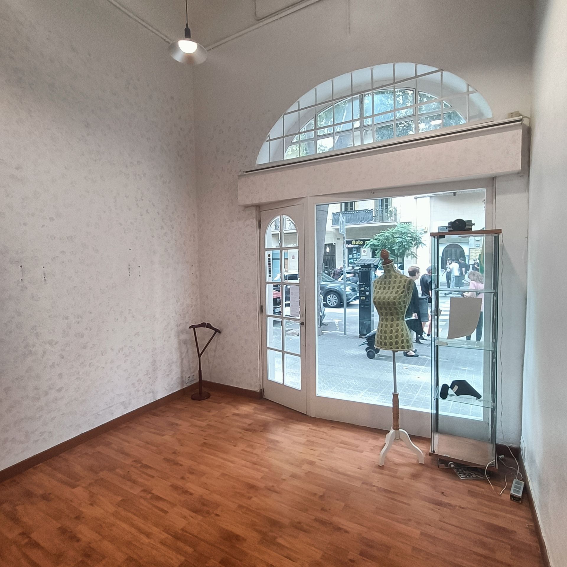 Local de alquiler en Carrer de Cartagena, 206, Sagrada Família, Eixample