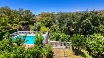 Chalet con piscina en venta en Elviria - Cabopino, imagen 2