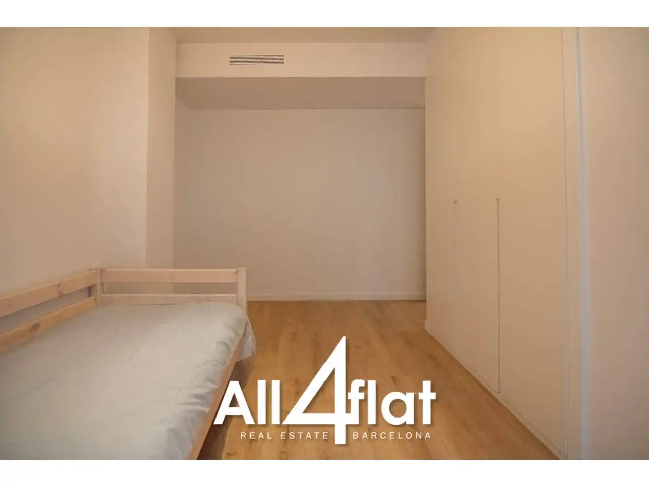 Bedroom of Flat for rent in Barcelona  with Air Conditioner, Heating and Furnished