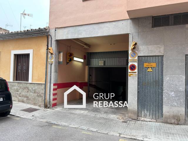 Garaje en Venta en Carrer d'Encarnació Viñas, 2 en Es Camp Redó