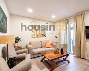 Living room of Flat to rent in  Madrid Capital  with Air Conditioner, Heating and Terrace