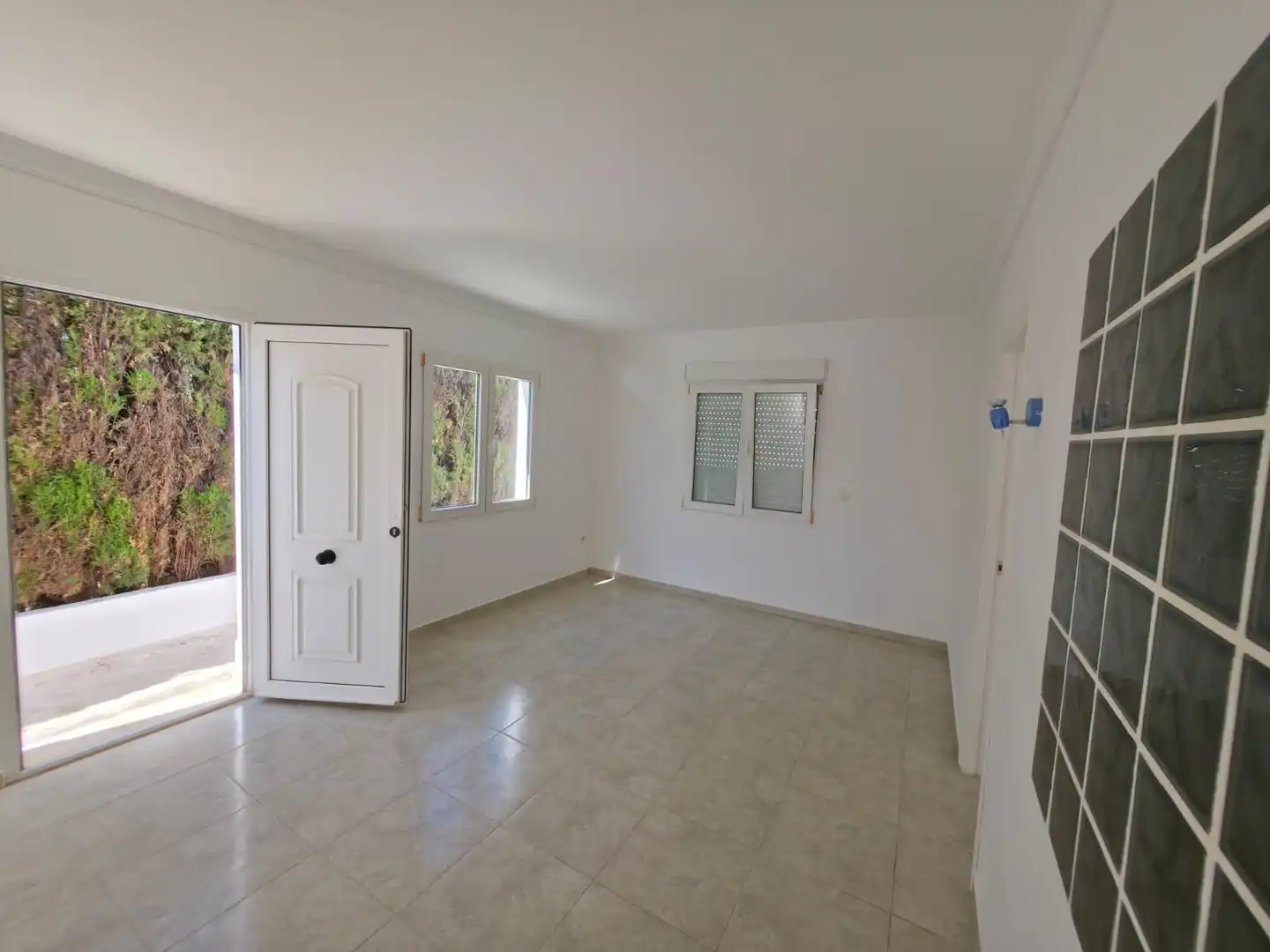Casa aparellada amb jardí en venda a Las Marinas / Les Marines