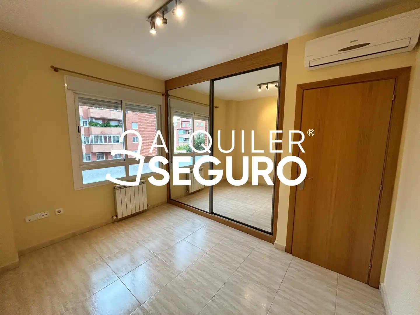 Piso con ascensor en alquiler en Comprension, imagen 5