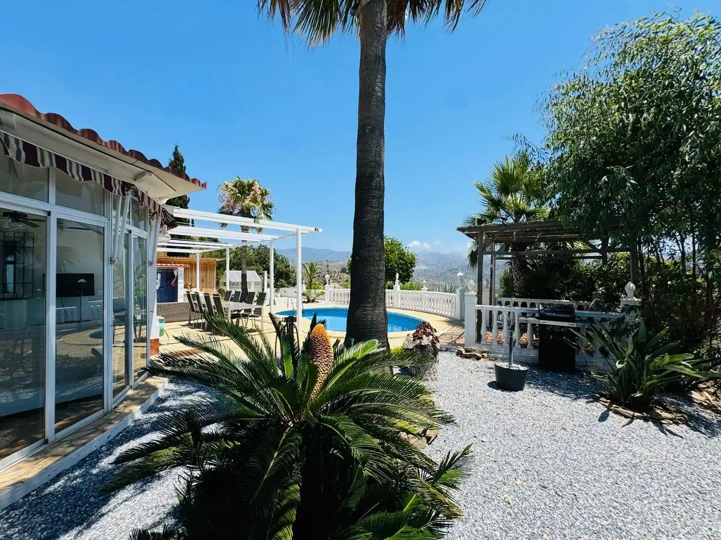 Vista exterior de Casa o xalet en venda en Arenas amb Aire condicionat, Jardí privat i Traster