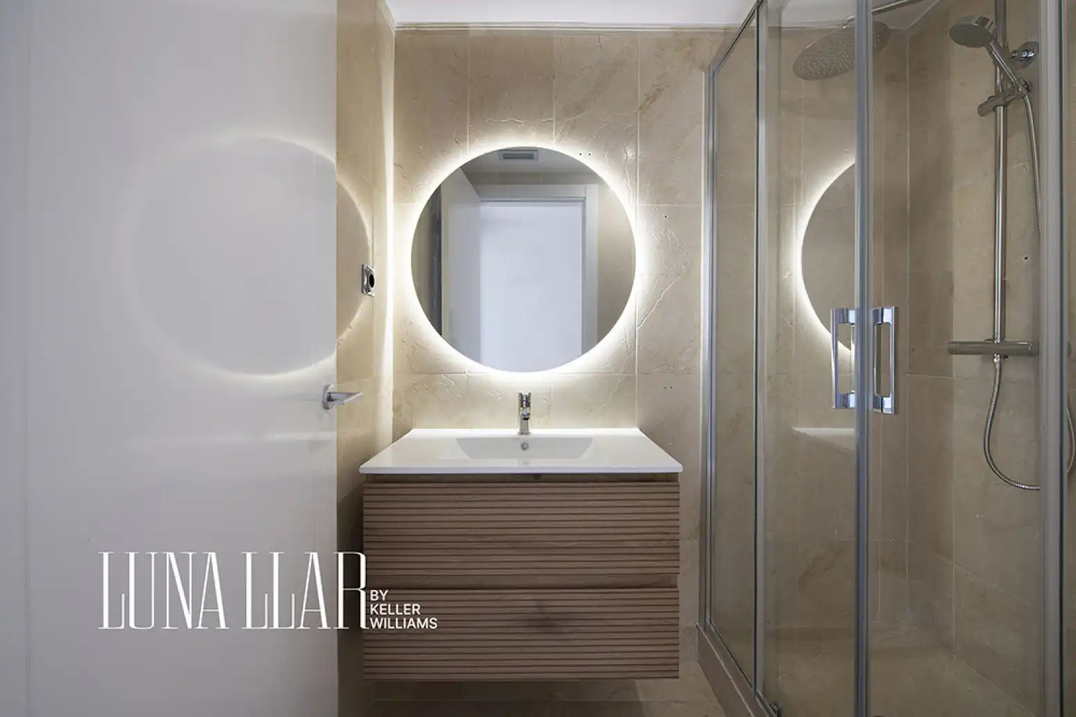 Bathroom of Houses for sale in Sitges  with Private garden and Balcony