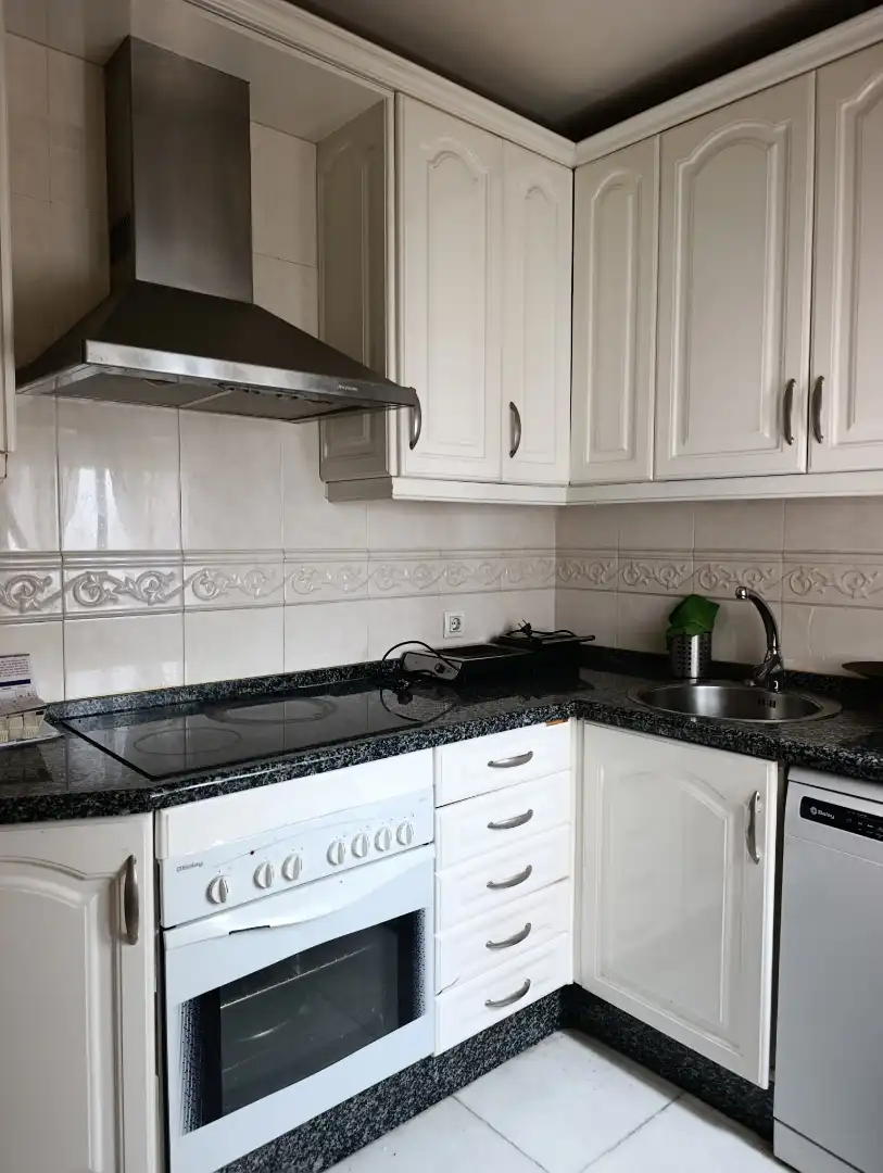 Kitchen of Flat for sale in Sevilla  with Furnished and Balcony