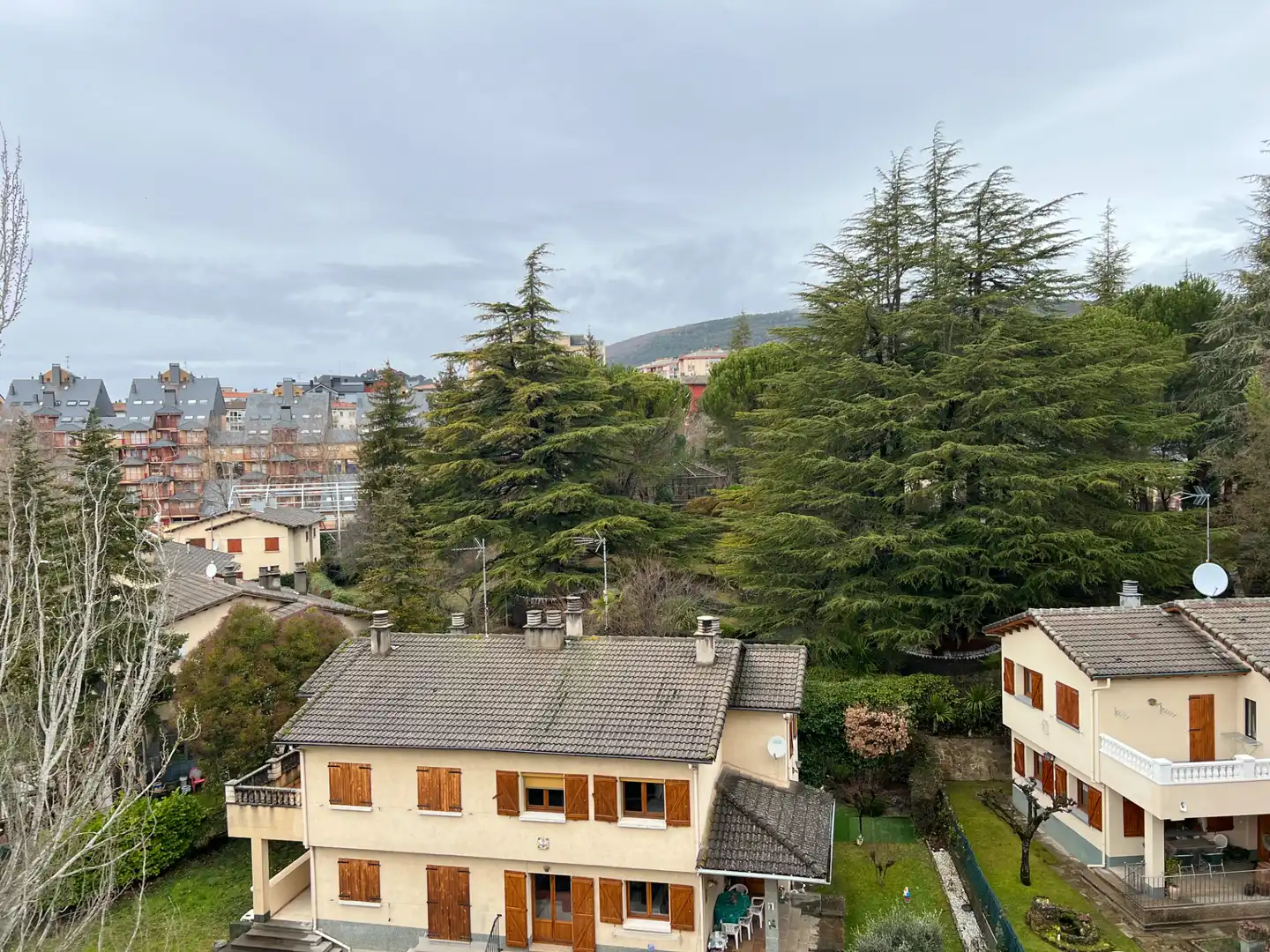 Exterior view of Attic for sale in Jaca  with Terrace and Community pool