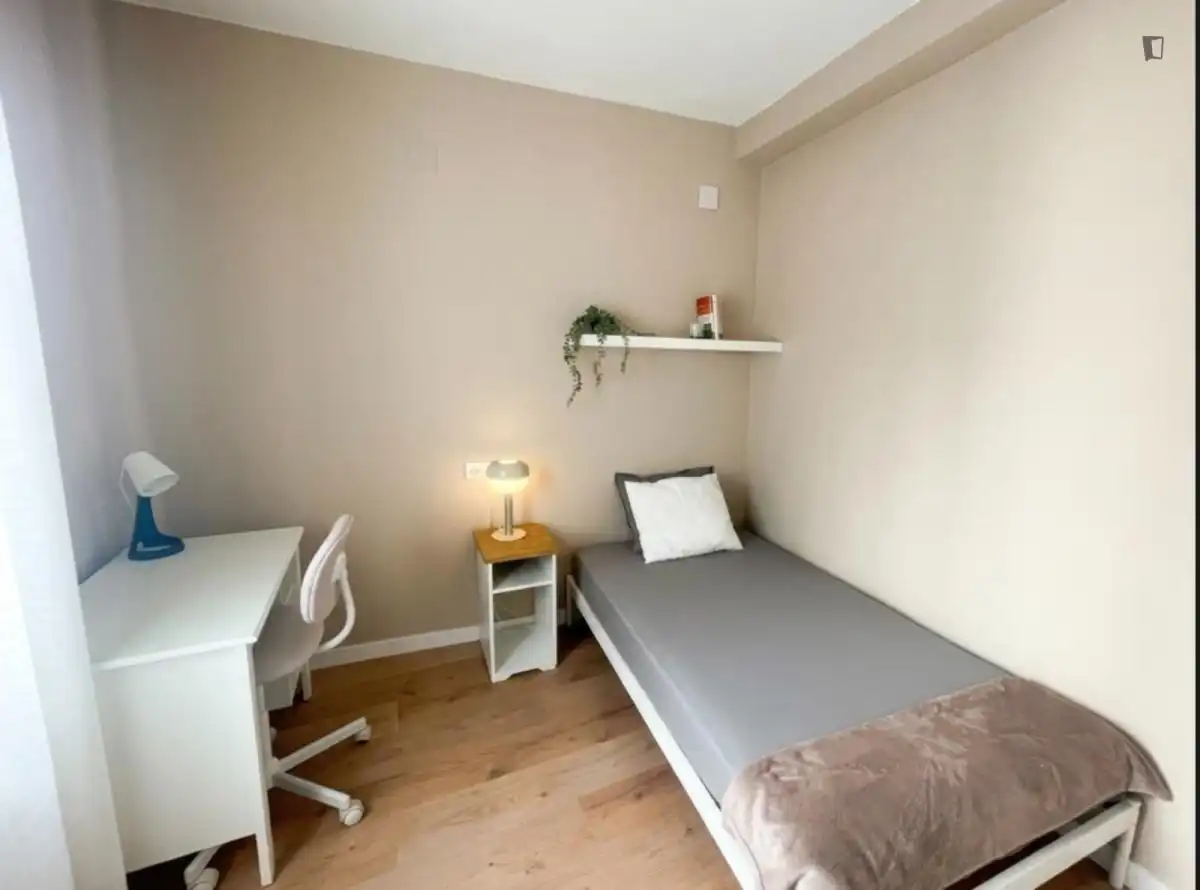 Habitación de Apartamento para compartir en Elche / Elx con Amueblado, Horno y Lavadora
