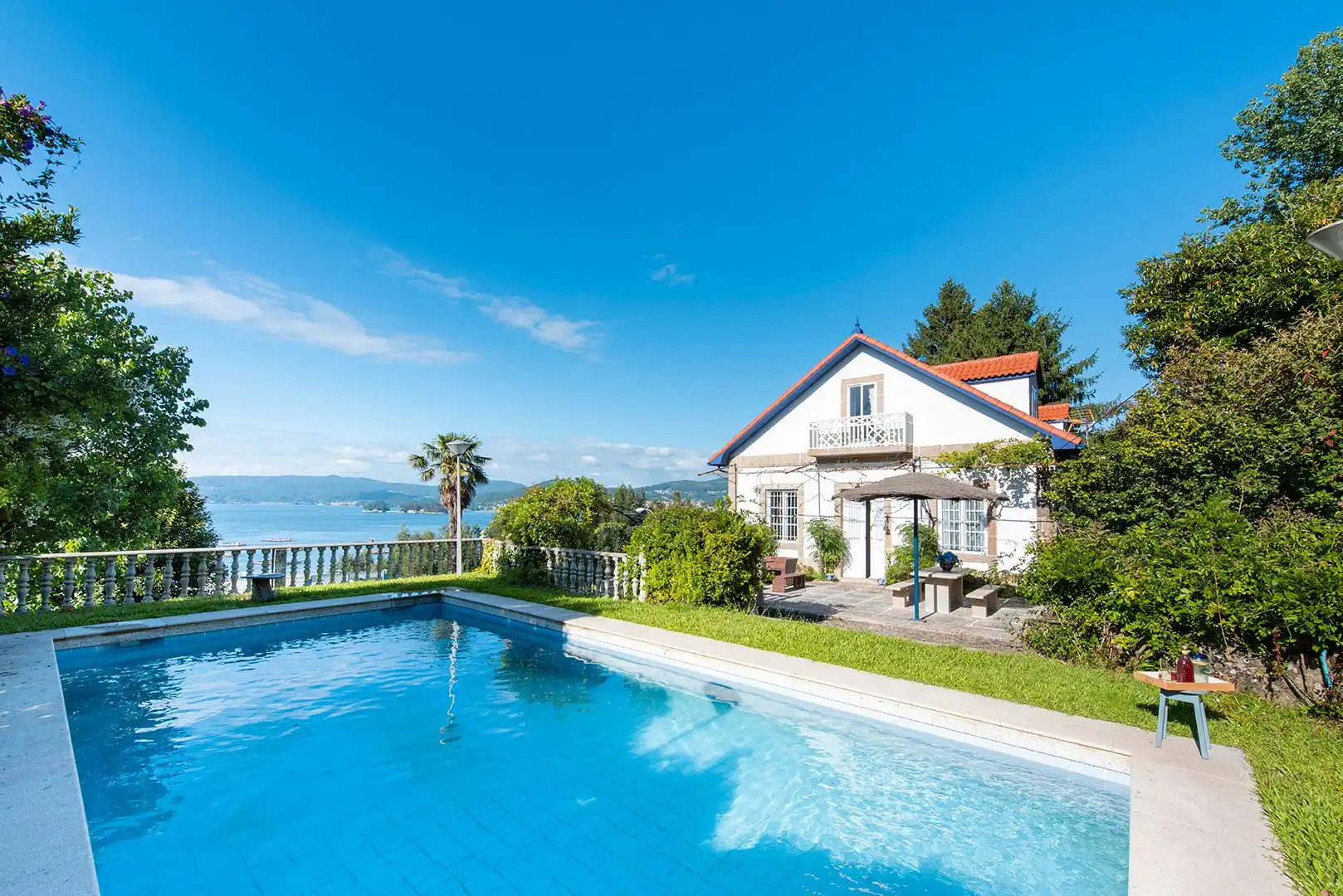 Piscina de Casa o chalet de alquiler en Redondela con Calefacción, Jardín privado y Parquet
