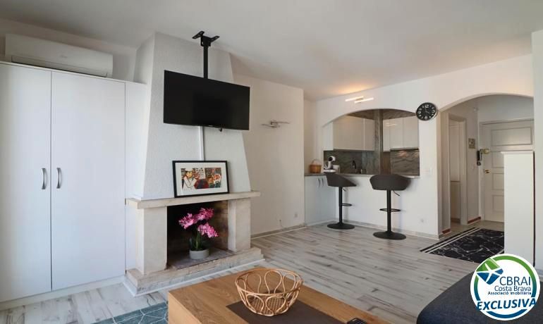 Living room of Flat for sale in Empuriabrava  with Air Conditioner, Heating and Furnished