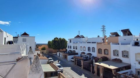 Foto 3 de Casa adosada en venta en Calle Calle Vigo, 42, Sierra de Estepona - Avda. de Andalucía, Estepona