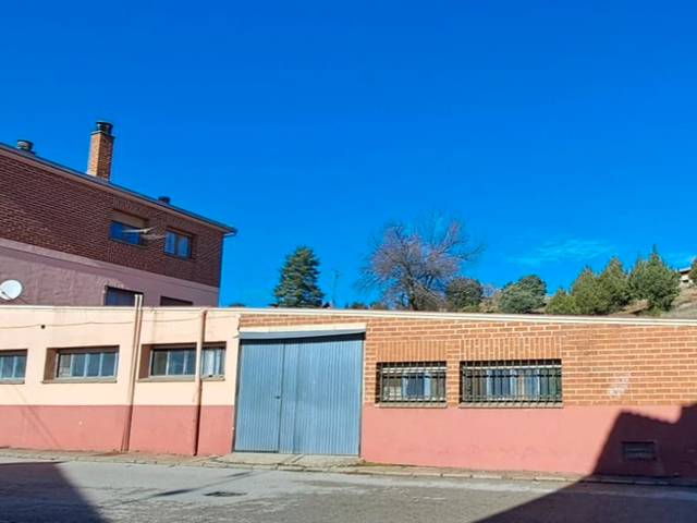 Local comercial en Venta en Calle Reyes Católicos, 157 en San Leonardo de Yagüe
