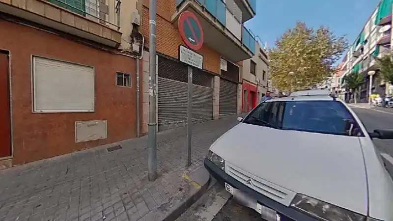 Badalona (Barcelona). "OKUPADO" (no se puede visitar ni hipotecar)., imatge 5