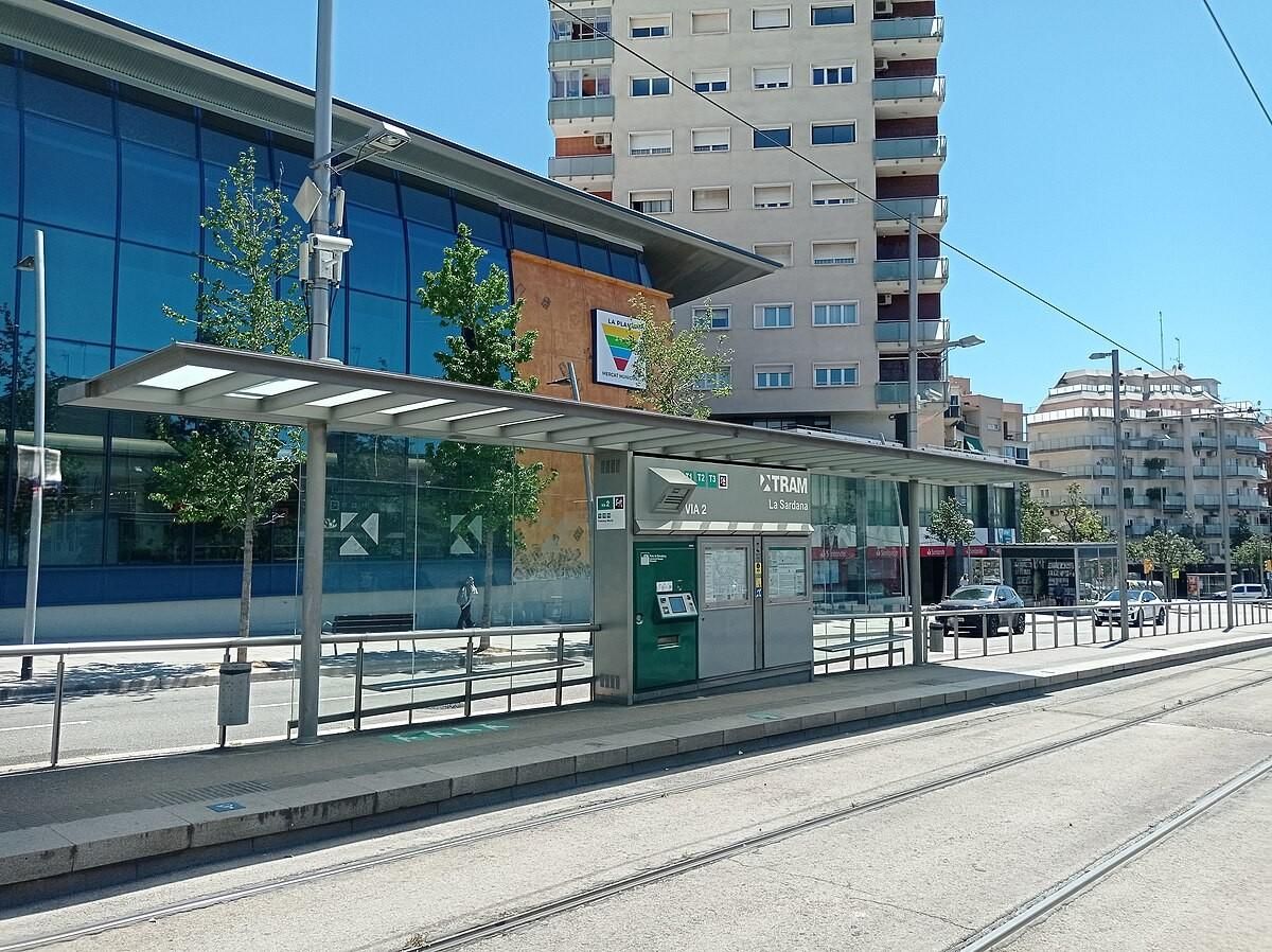 Vista exterior de Pis en venda en Esplugues de Llobregat amb Calefacció, Jardí privat i Balcó